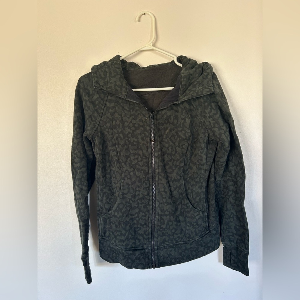 Lululemon Scuba Hoodie 365 Camo Dark Olive Black Womens Size 8